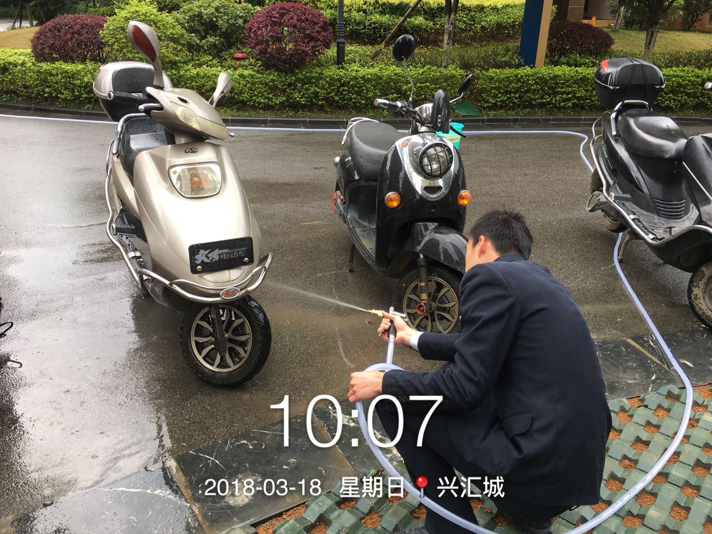 洗電單車1.jpg 洗電單車1.jpg