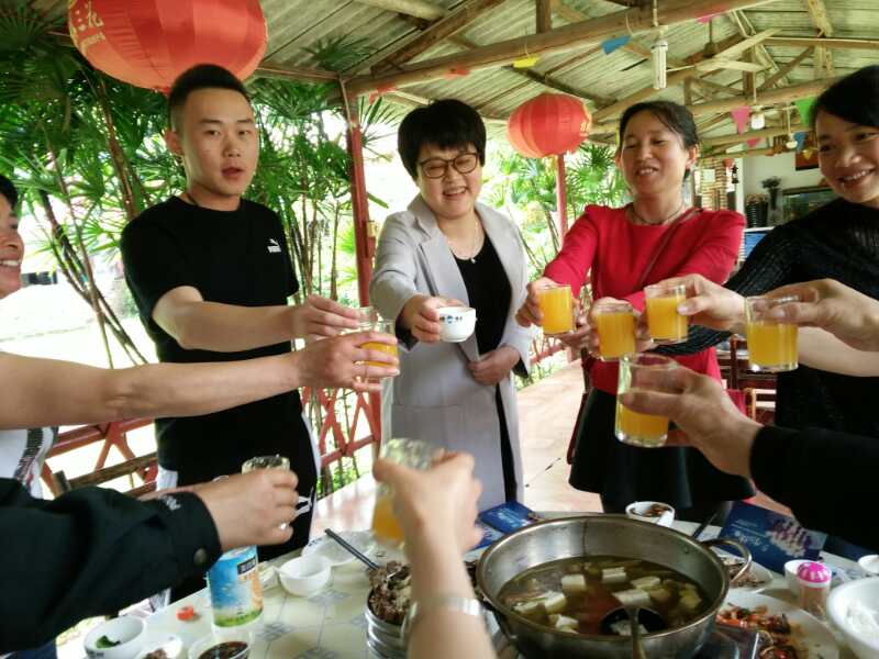 吃飯歡樂時刻 (2).jpg 吃飯歡樂時刻 (2).jpg